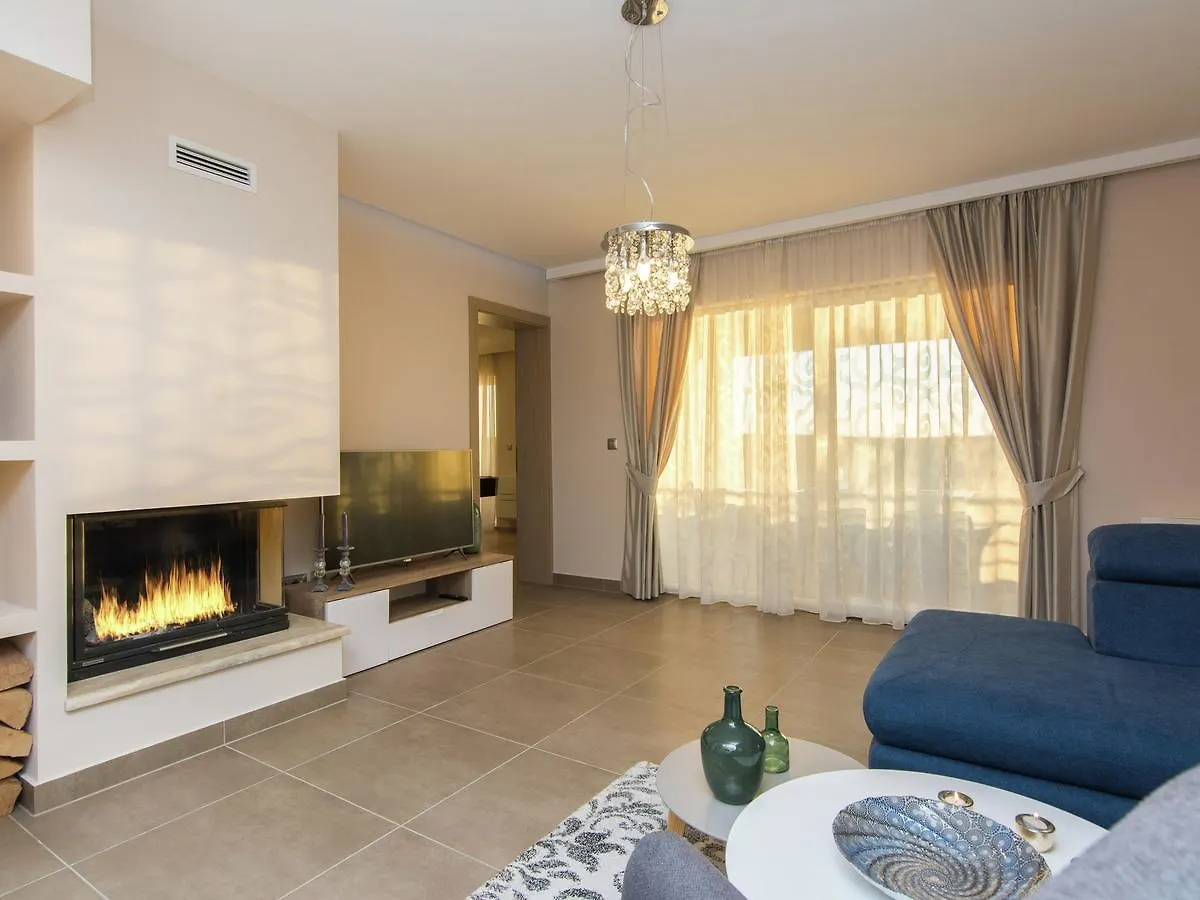 Lovely Villa In Debeljak With Heated Private Pool